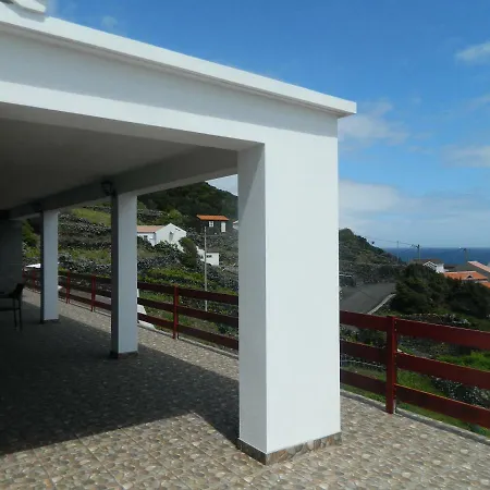 Adega Ninho Da Cagarra * Calheta de Nesquim