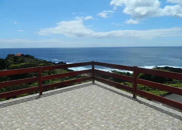 Adega Ninho Da Cagarra * Calheta de Nesquim