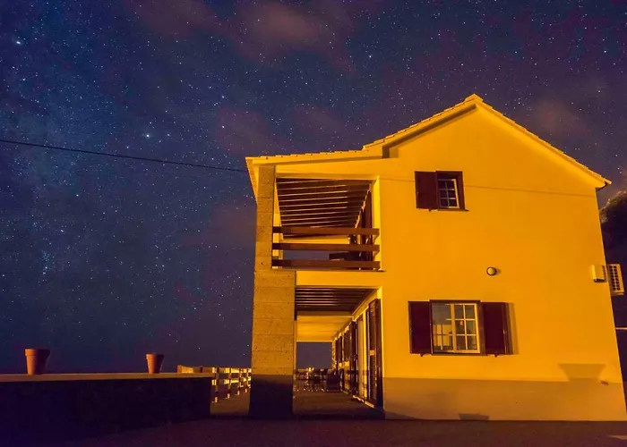 Adega Ninho Da Cagarra Farm stay *